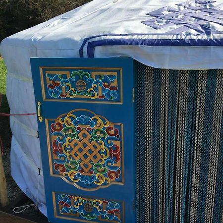 French Fields Luxury Glamping Original Mongolian Yurt Hotel Le-Vieux-Cerier Exterior photo